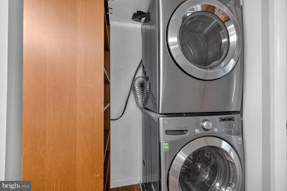 8509 BARRINGTON COURT #J Springfield, VA 22152