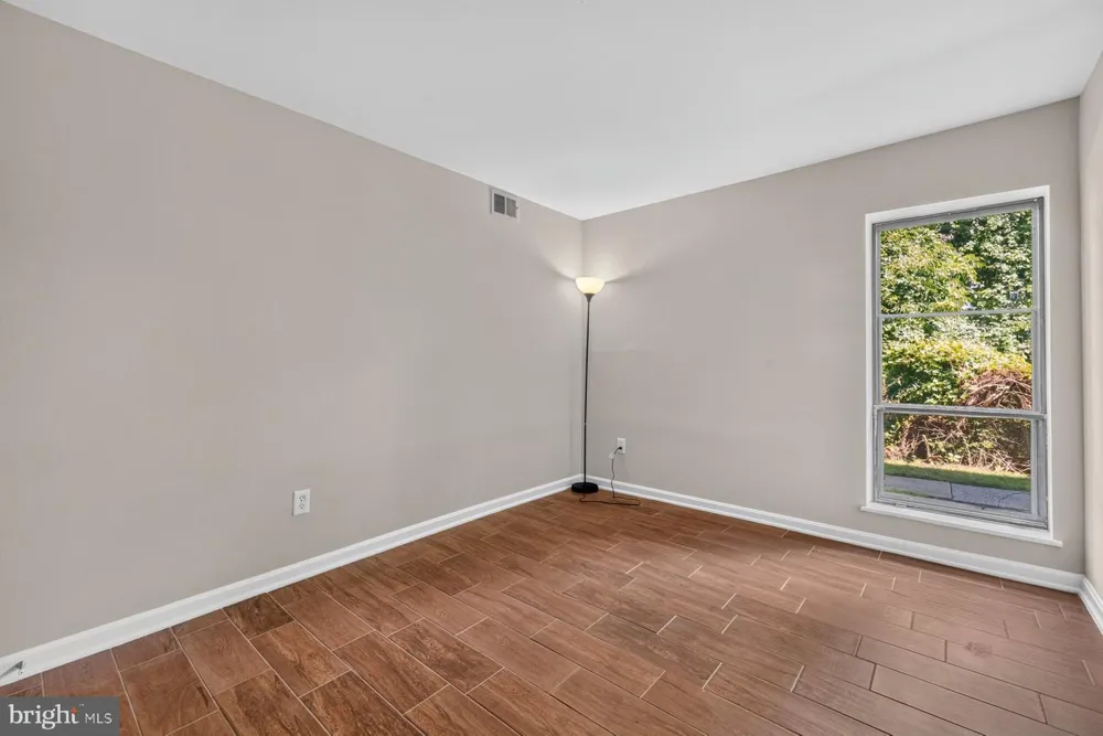 8509 BARRINGTON COURT #J Springfield, VA 22152