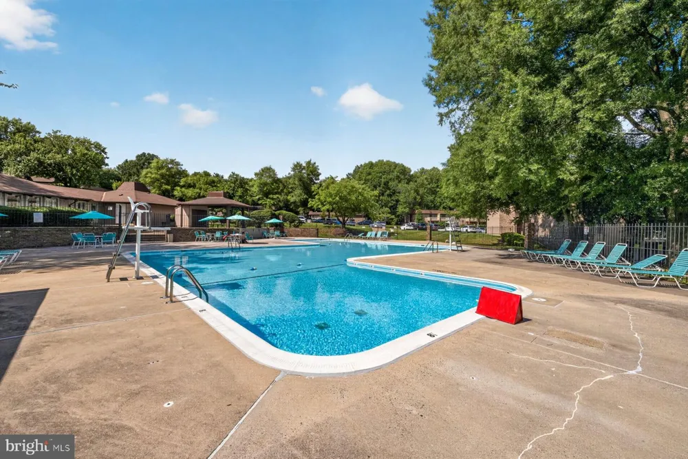 8509 BARRINGTON COURT #J Springfield, VA 22152