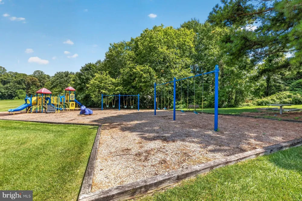 8509 BARRINGTON COURT #J Springfield, VA 22152