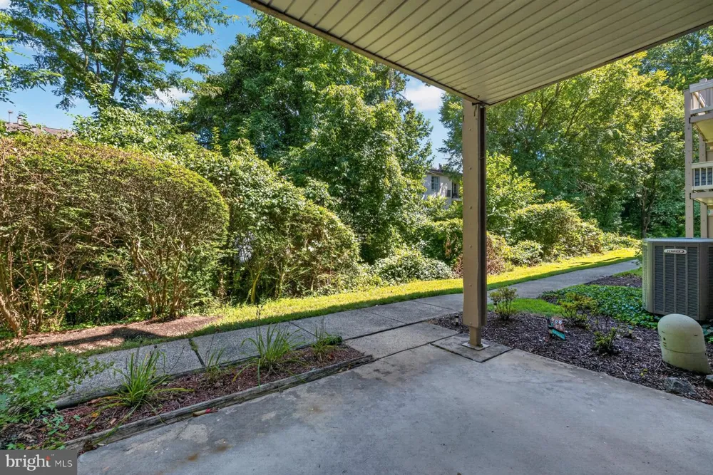 8509 BARRINGTON COURT #J Springfield, VA 22152