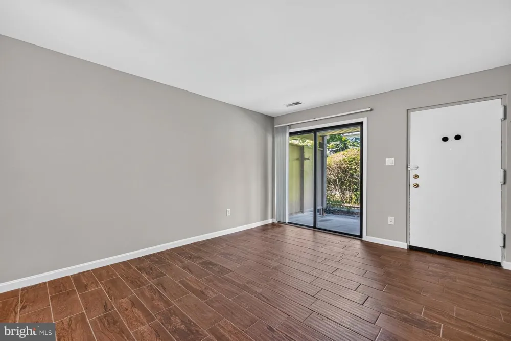8509 BARRINGTON COURT #J Springfield, VA 22152