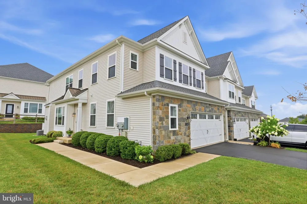 24 SPRING MILL ROAD Ivyland, PA 18974