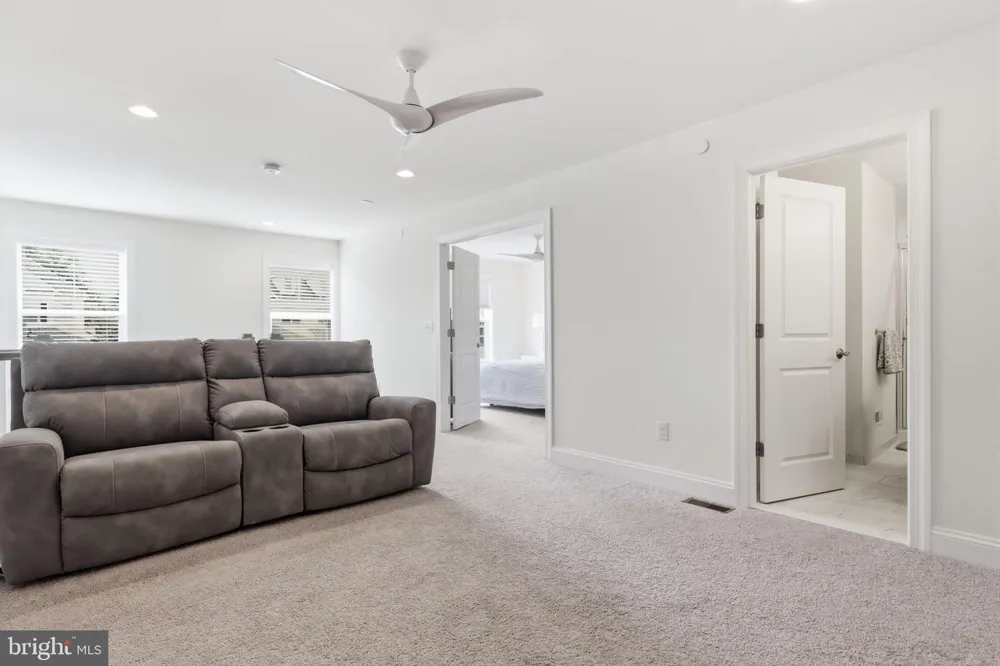 24 SPRING MILL ROAD Ivyland, PA 18974