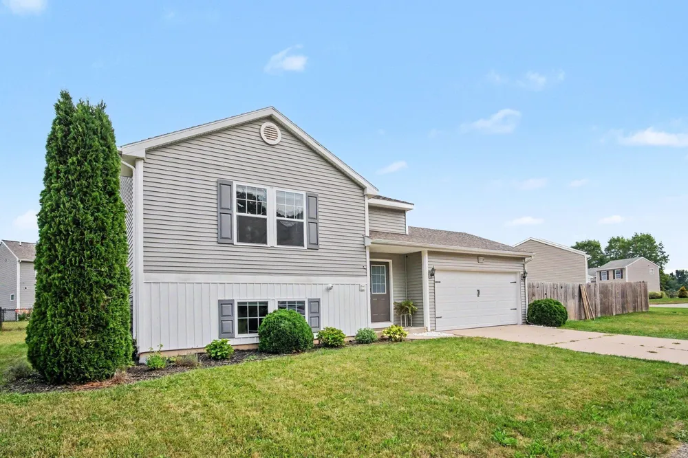 11720 E Bear Meadows Drive SE Alto, MI 49302