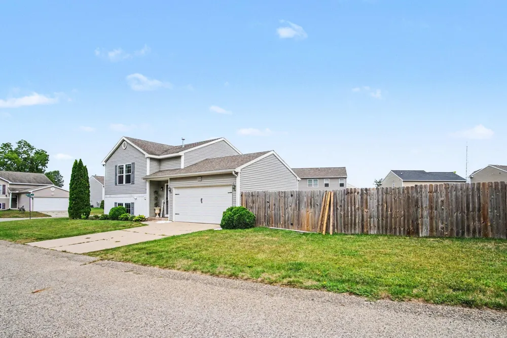 11720 E Bear Meadows Drive SE Alto, MI 49302
