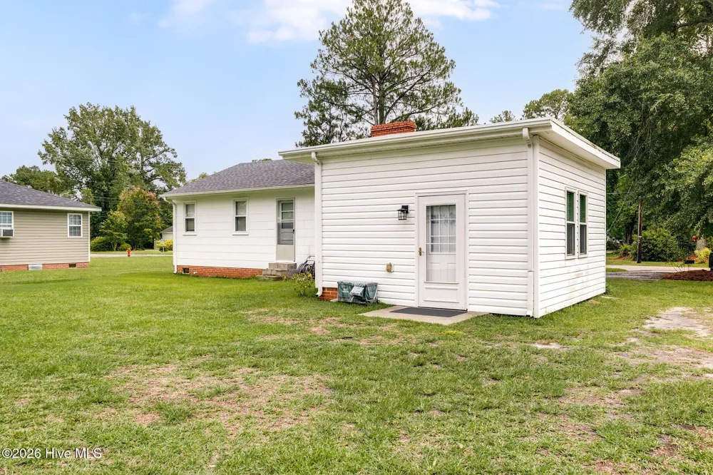 206 W Clement Street Wallace, NC 28466