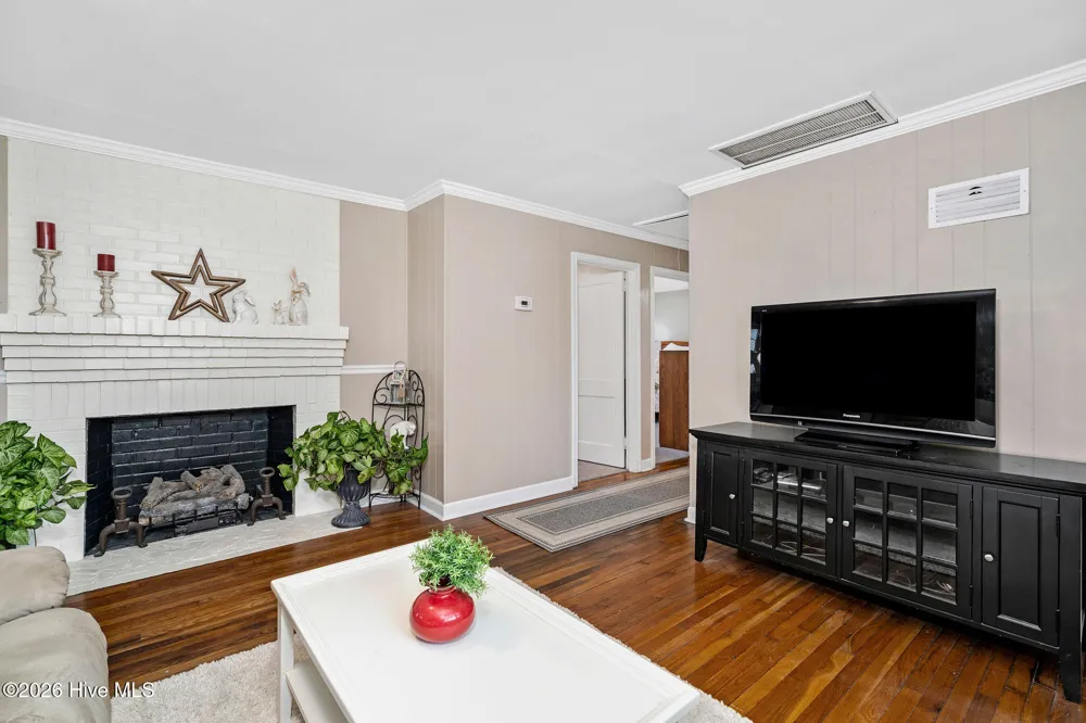 206 W Clement Street Wallace, NC 28466