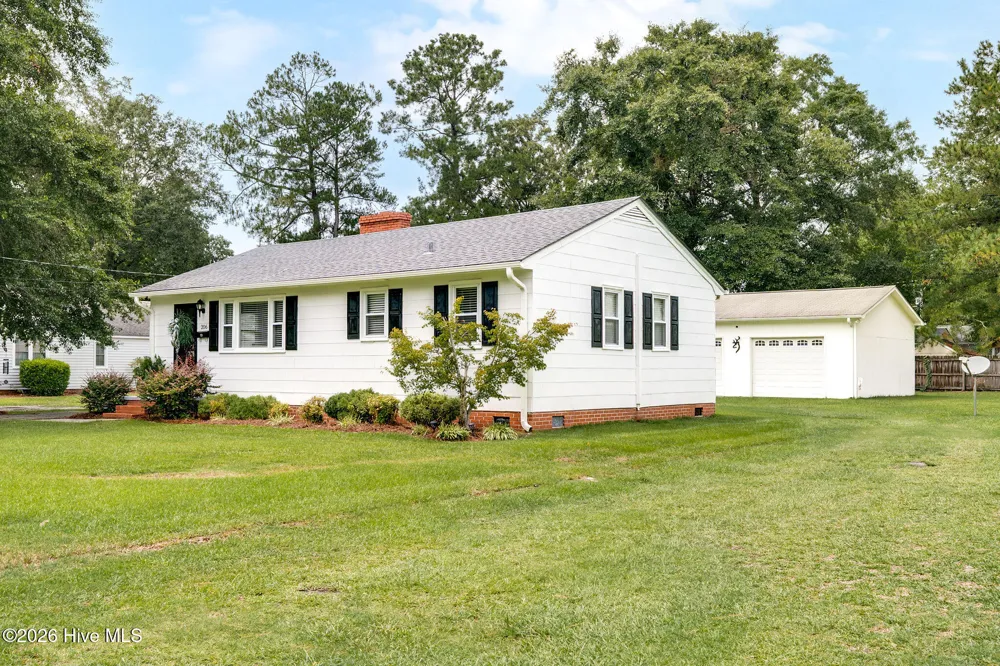 206 W Clement Street Wallace, NC 28466