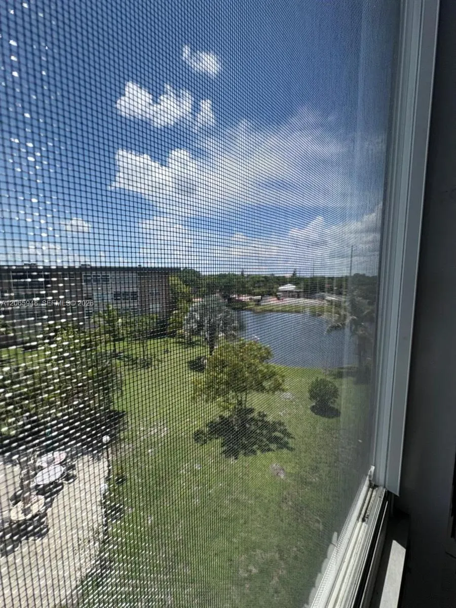 3091 NW 46th Ave #407C Lauderdale Lakes, FL 33313