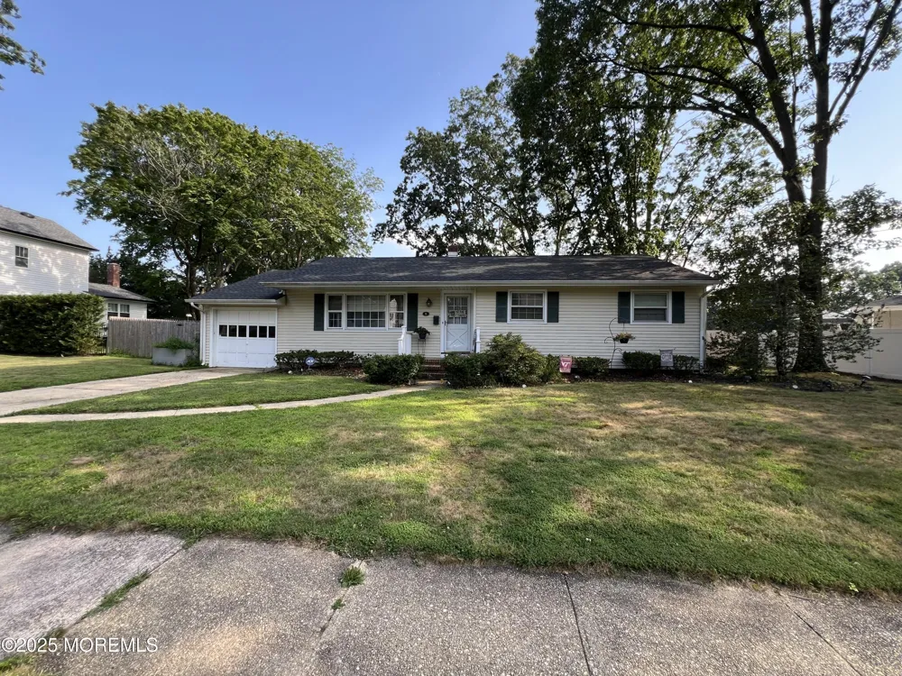 8 Corey Drive Oakhurst, NJ 07755