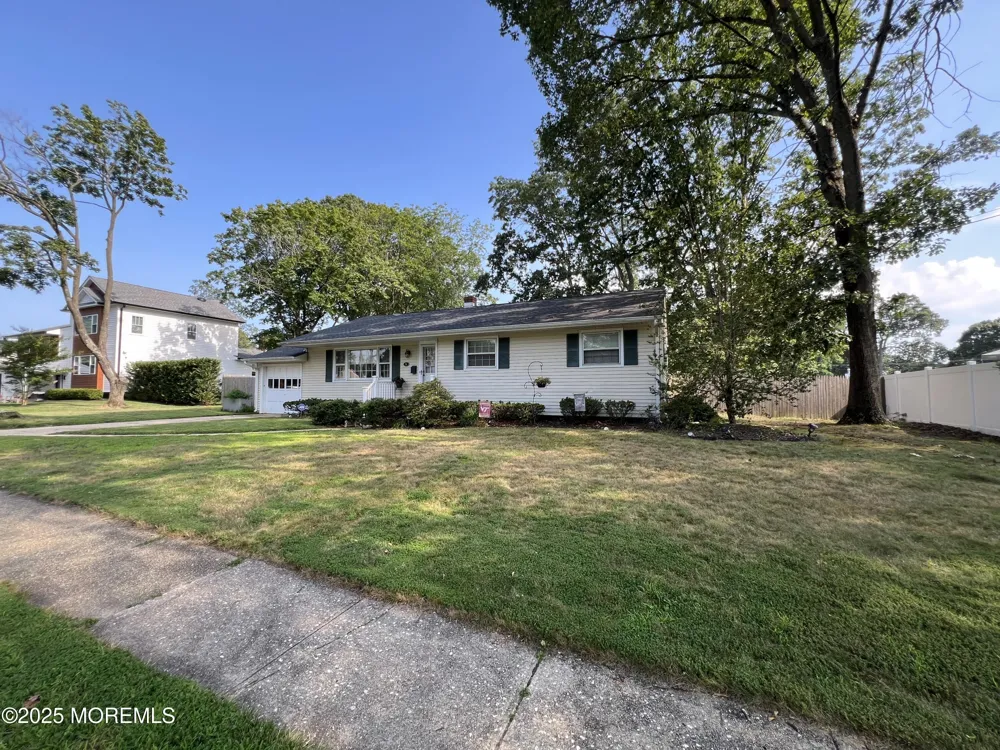 8 Corey Drive Oakhurst, NJ 07755