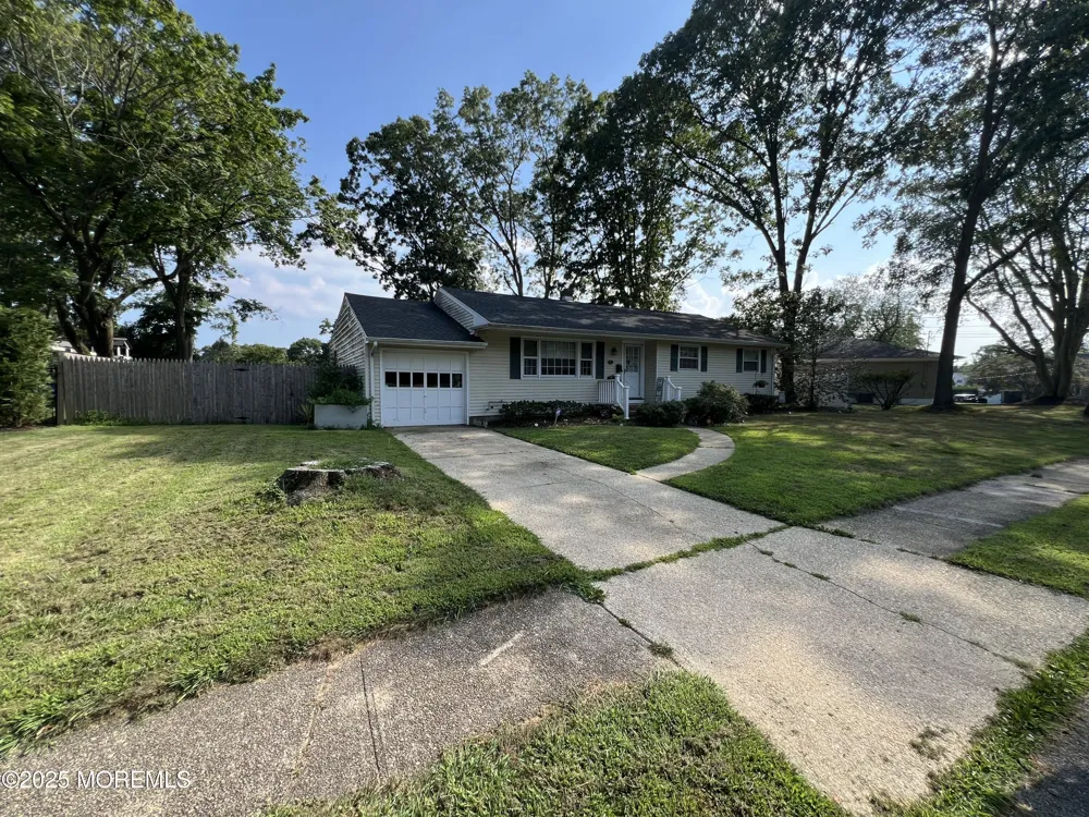 8 Corey Drive Oakhurst, NJ 07755