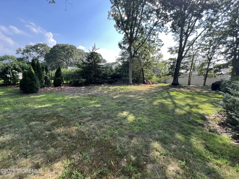 8 Corey Drive Oakhurst, NJ 07755