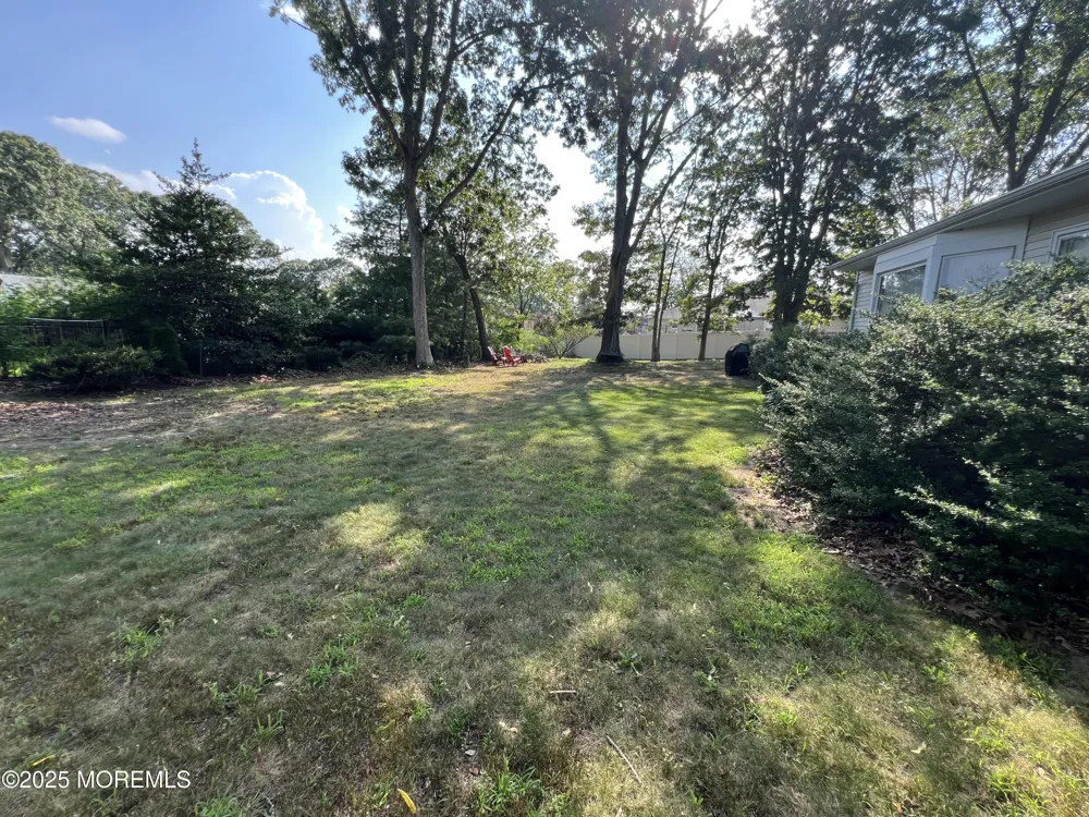 8 Corey Drive Oakhurst, NJ 07755