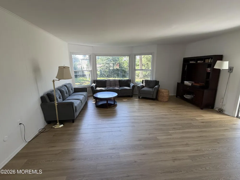 8 Corey Drive Oakhurst, NJ 07755