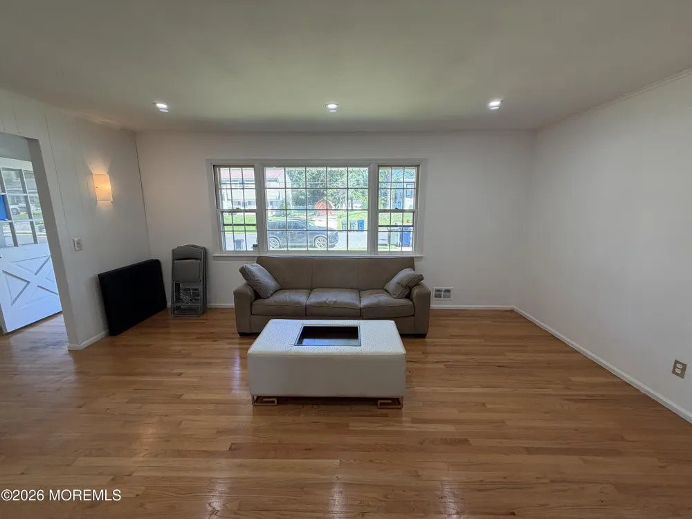 8 Corey Drive Oakhurst, NJ 07755