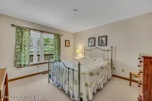 67 BENDER ROAD Gouldsboro, PA 18424