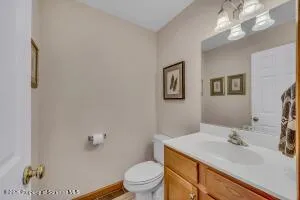 67 BENDER ROAD Gouldsboro, PA 18424