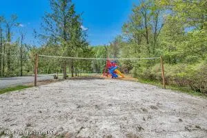 67 BENDER ROAD Gouldsboro, PA 18424