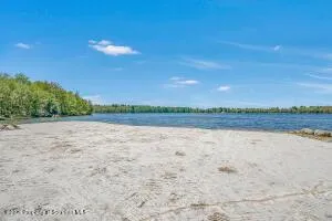 67 BENDER ROAD Gouldsboro, PA 18424