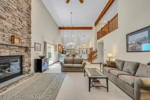 67 BENDER ROAD Gouldsboro, PA 18424