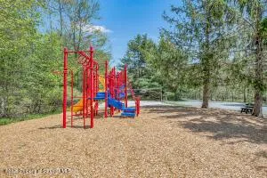 67 BENDER ROAD Gouldsboro, PA 18424