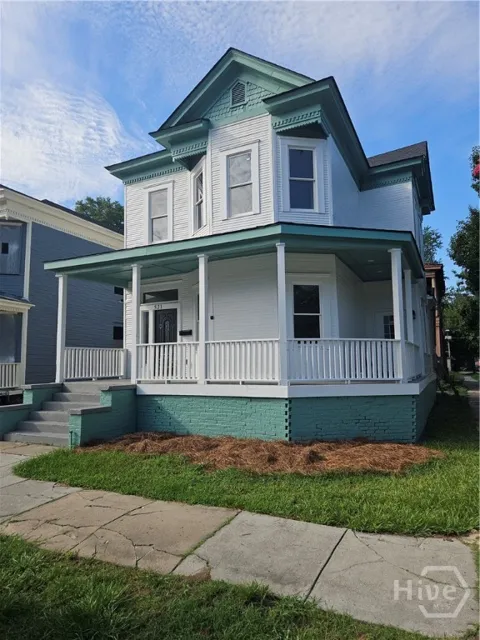 521 W 38th Street