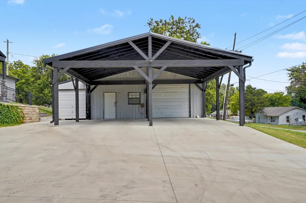 418 S A STREET Kiefer, OK 74041