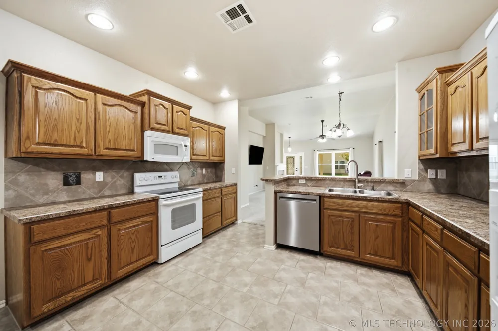 8401 E 74th Place Tulsa, OK 74133