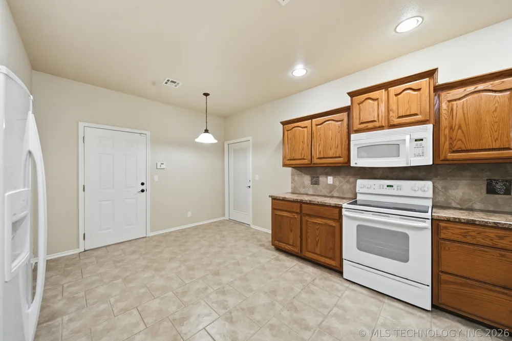 8401 E 74th Place Tulsa, OK 74133