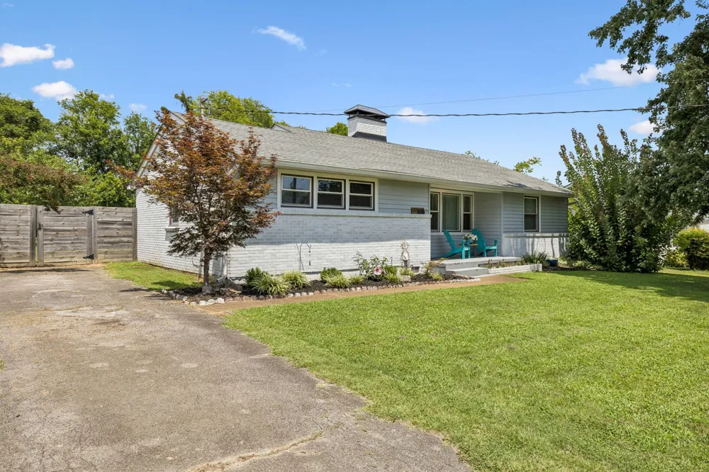 5018 Bonnahill Dr Hermitage, TN 37076