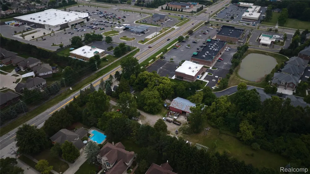 53303 Hayes Road Shelby Charter Township, MI 48315