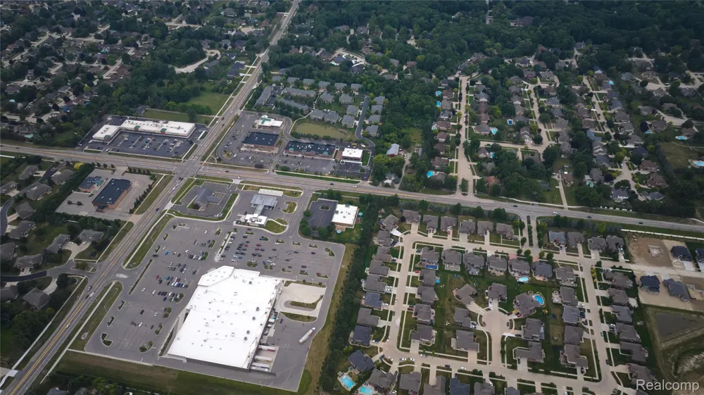 53303 Hayes Road Shelby Charter Township, MI 48315