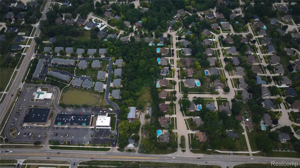 53303 Hayes Road Shelby Charter Township, MI 48315