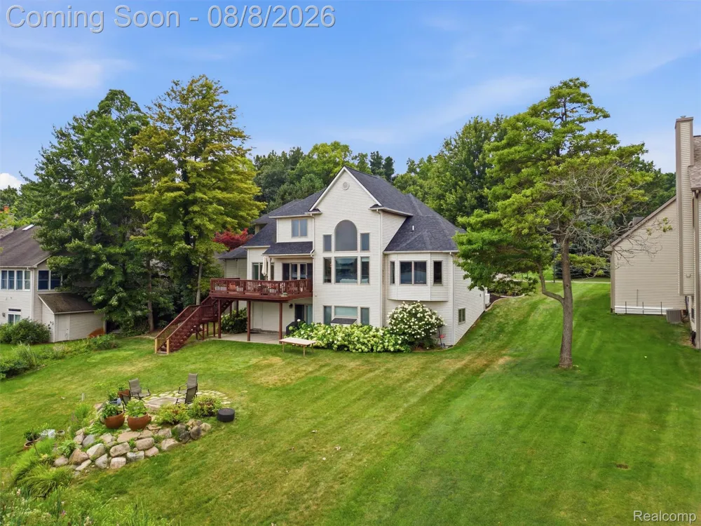 16147 Meredith Court Fenton Charter Township, MI 48451
