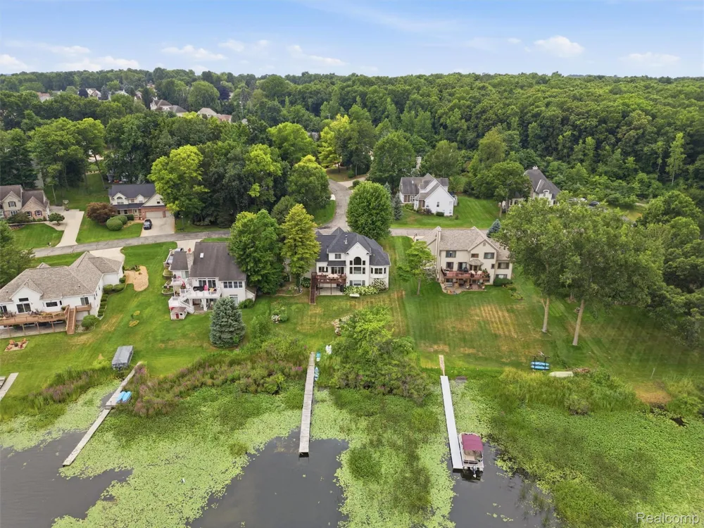 16147 Meredith Court Fenton Charter Township, MI 48451