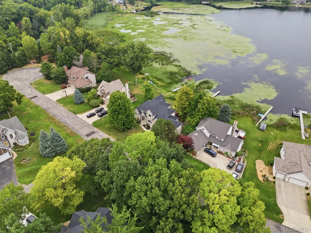 16147 Meredith Court Fenton Charter Township, MI 48451