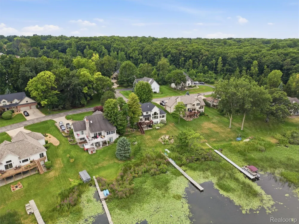 16147 Meredith Court Fenton Charter Township, MI 48451