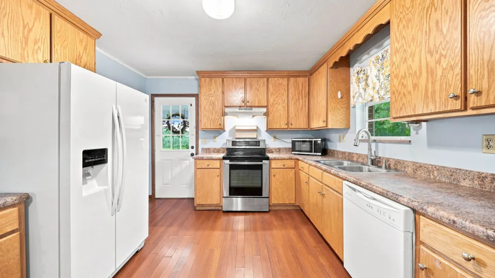 132 County Road 738 Riceville, TN 37370