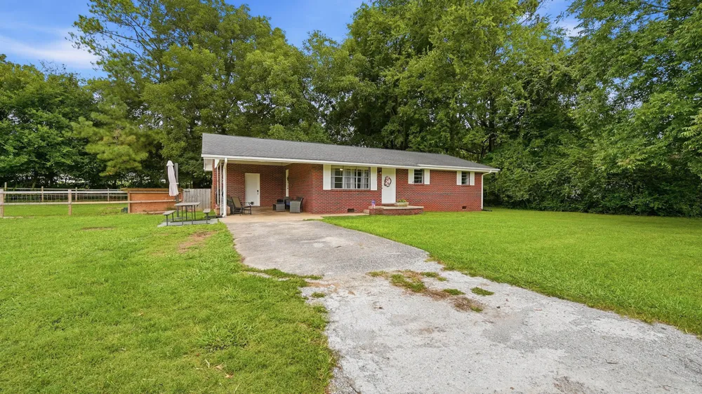 132 County Road 738 Riceville, TN 37370