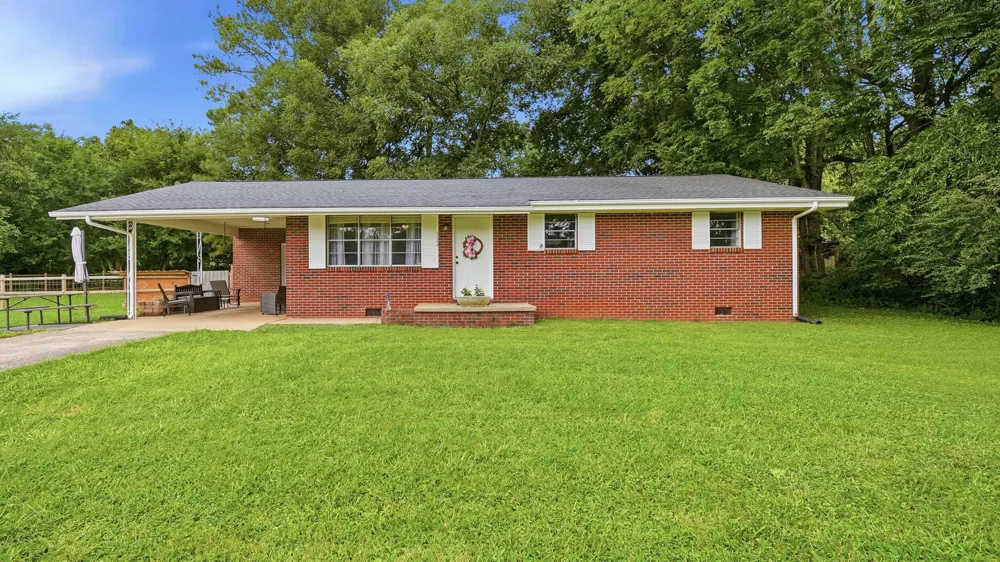 132 County Road 738 Riceville, TN 37370