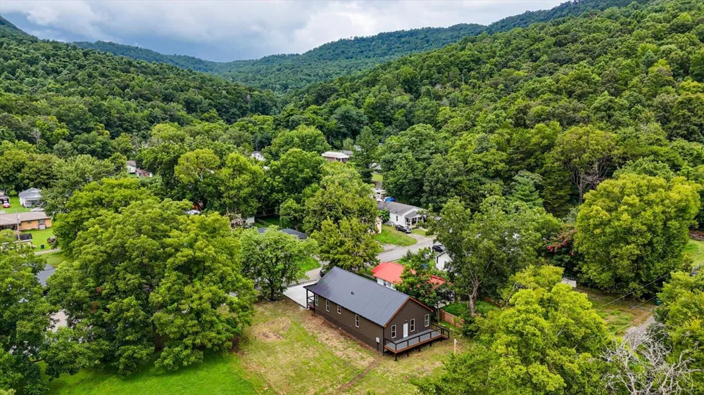 107 Locust Avenue South Pittsburg, TN 37380