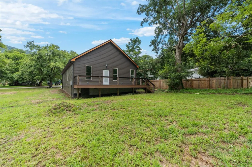 107 Locust Avenue South Pittsburg, TN 37380