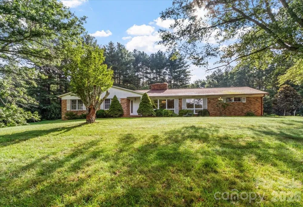 235 Rolling Ridge Loop Burnsville, NC 28714