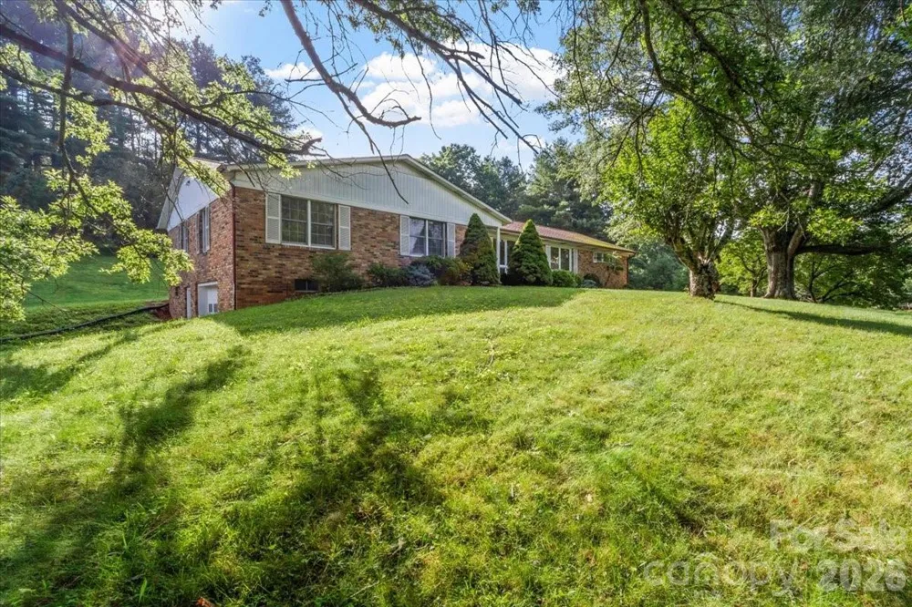 235 Rolling Ridge Loop Burnsville, NC 28714