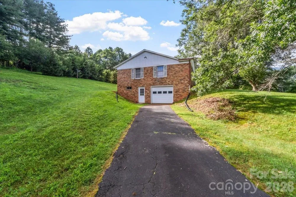 235 Rolling Ridge Loop Burnsville, NC 28714