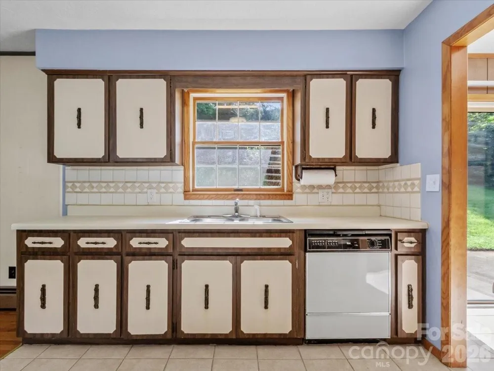 235 Rolling Ridge Loop Burnsville, NC 28714