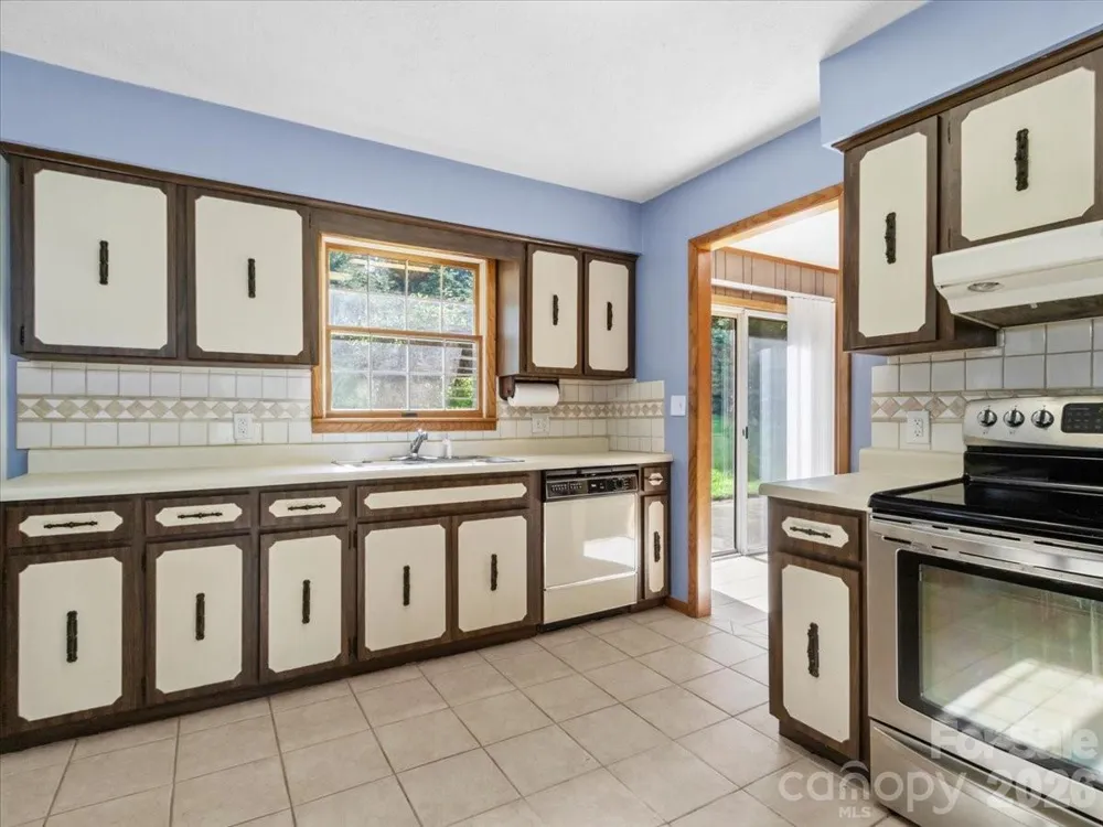 235 Rolling Ridge Loop Burnsville, NC 28714