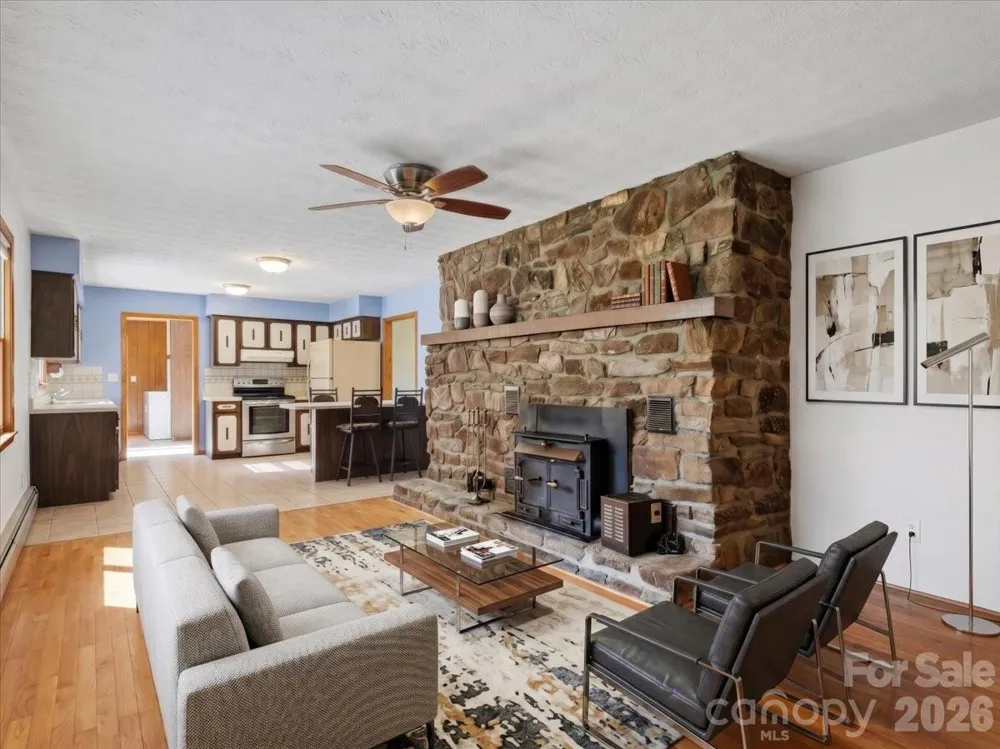 235 Rolling Ridge Loop Burnsville, NC 28714